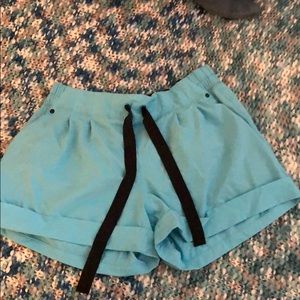 Lululemon sports short